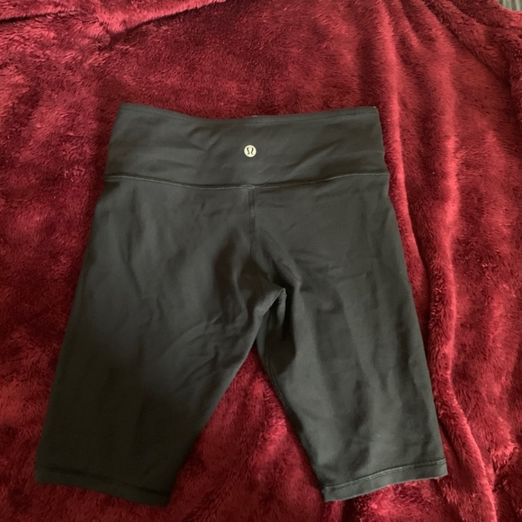 LULULEMON biking shorts 🎉 - Picture 4 of 6